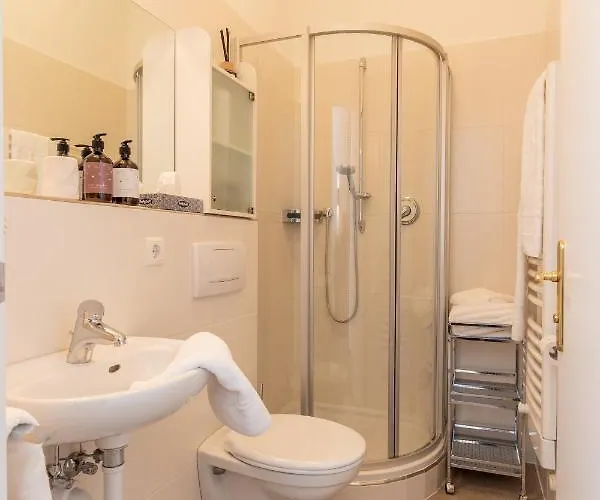 Daire Stubai - Penthouse In The Heart Of